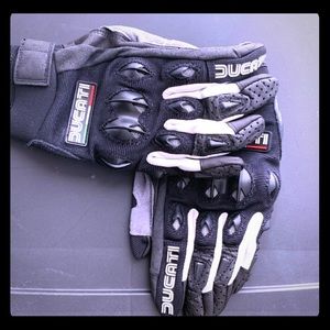 Ducati woman’s riding gloves